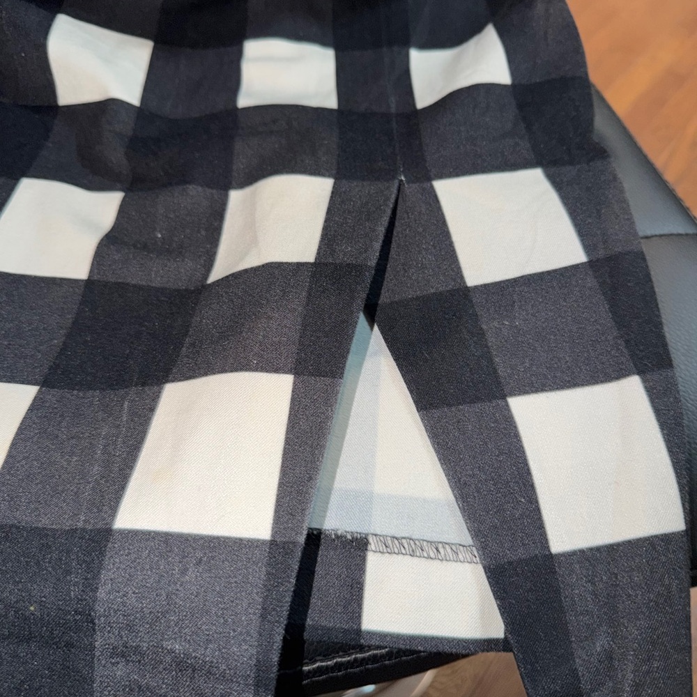 Banana Republic Black and White Gingham Midi Dress. Gently used. - Picture 5 of 7